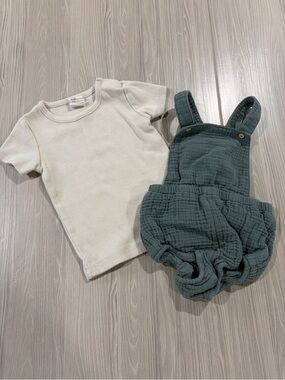 7/$20 H&M Cream Ribbed Tee & Green Gauze Overalls Set for Kids
